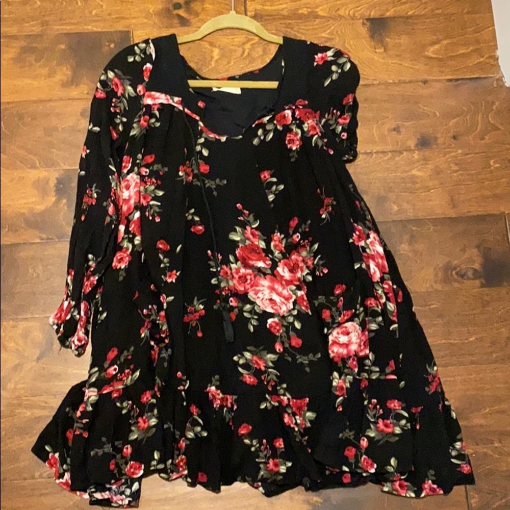 Never worn dress! Super cute altar’d state